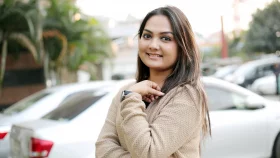 হাসিমুখে গান শোনানো মানুষটাও হয়তো দিন শেষে একা: নদী