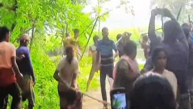 সরকারি পুকুরে মাছ ছাড়া নিয়ে সংঘর্ষে জড়াল গ্রামবাসী