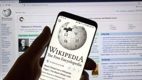 উইকিপিডিয়ার তথ্য কি সঠিক, কারা পরিচালনা করে?