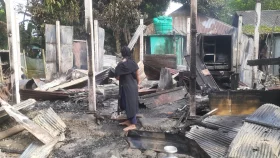 আগুনে বসতঘর পুড়ে ছাই