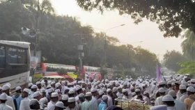 জায়গা নেই সোহরাওয়ার্দী উদ্যানে, বক্তব্য শুনতে রাস্তায় আলেম-ওলামারা