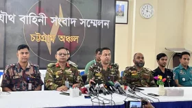 নিরাপত্তাবাহিনীর ওপর বিক্ষোভকারীদের হামলা, আটক ৮০