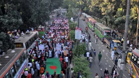 ছুটির দিনেও যানজটে স্থবির ঢাকা