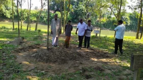 সমাধি খুঁড়ে নারীর মাথা কেটে নিয়ে গেল দুর্বৃত্তরা