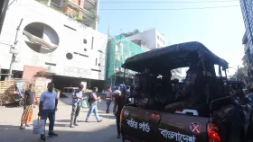 আওয়ামী লীগের কার্যালয়ের সামনে নিরাপত্তা জোরদার