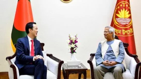 পাচার হওয়া অর্থ ফেরাতে সিঙ্গাপুরের সহায়তা চানলেন প্রধান উপদেষ্টা