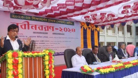 বশেমুরবিপ্রবিতে নবীনবরণে একমঞ্চে ৫ উপাচার্য