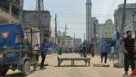 বকেয়া বেতনের দাবিতে ক্রোনী গ্রুপের শ্রমিকদের বিক্ষোভ