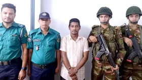 যৌথবাহিনীর ওপর অ্যাসিড নিক্ষেপের ঘটনায় যুবলীগ নেতা গ্রেপ্তার