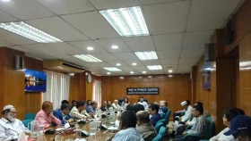 সঠিক তথ্যের জন্য সরকার গণমাধ্যমের উপর নির্ভরশীল: নাহিদ ইসলাম
