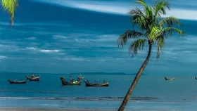 সেন্টমার্টিনে যাওয়ার সময় ট্রলারসহ ৬ বাংলাদেশিকে ধরে নিয়ে গেল আরকান আর্মি