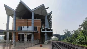 দৃষ্টিনন্দন বঙ্গবন্ধু হাইটেক সিটি রেলস্টেশন এখন মাদকের আখড়া
