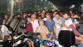 গভীর রাতে উপদেষ্টাদের আশ্বাসে হাসপাতালে ফিরলেন আহতরা