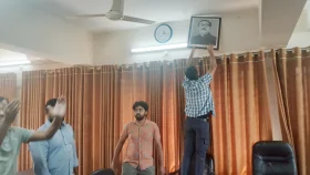 এবার জাহাঙ্গীরনগর বিশ্ববিদ্যালয় থেকে নামিয়ে ফেলা হলো বঙ্গবন্ধুর ছবি