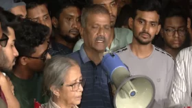 ক্ষমা চাইলেন আসিফ নজরুল