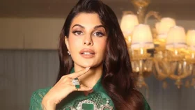জিমে যান না, প্রসাধনীও ব্যবহার করেন না জ্যাকলিন!