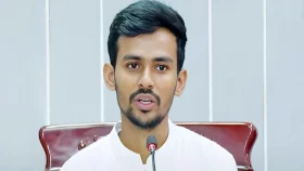 লড়াইয়ের পথে কি &lsquo;২৪-এর প্রজন্ম একা, প্রশ্ন উপদেষ্টা আসিফের