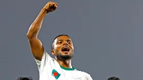 বারহাট্টার মাটির ঘর থেকে উঠে এসে জয়ের নায়ক