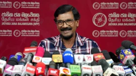 শ্রীলঙ্কার নতুন প্রধানমন্ত্রী নিয়োগ সোমবার, ২৫ জনে সীমাবদ্ধ মন্ত্রিসভা
