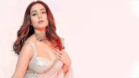 দুর্ঘটনায় আহত ক্যানসার আক্রান্ত হিনা খান