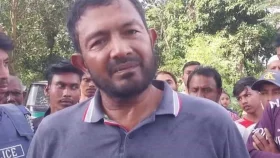 রাস্তায় মেজাজ হারিয়ে জনতার হাতে আটক সাবেক এমপি সোহেল