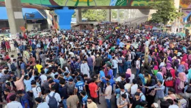 সড়ক-রেলপথ ছাড়লেন তিতুমীর কলেজের শিক্ষার্থীরা