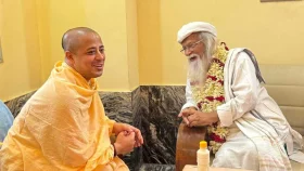 পুণ্ডরীক ধাম ইসকন মন্দির পরিদর্শনে ফরহাদ মজহার