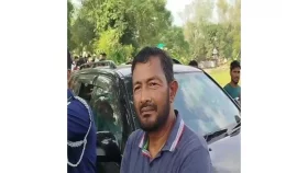 সড়কে  &lsquo;ফাঁকা গুলি&rsquo;, সাবেক এমপিকে মারধর করে পুলিশে সোপর্দ