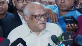 পুলিশ ভেরিফিকেশনে রাজনৈতিক পরিচয় তুলে দেওয়ার সুপারিশ