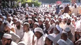 কাকরাইল মসজিদের সামনের সড়কে অবস্থান নিল সাদপন্থীরা
