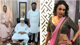 মাওলানার সঙ্গে ছবি তুলে বিতর্কে অভিনেত্রী