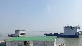 ১২ দিন পর চিলমারী-রৌমারী নৌপথে ফেরি চলাচল শুরু
