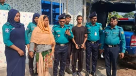 বরিশালে কাঠুরে হত্যা: অভিযুক্ত যুবক ও তার মা-বাবা গ্রেপ্তার