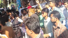 টিএসসিতে কফিন মিছিল করল ছাত্র-জনতা