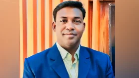 মঞ্চ থেকে ইউপি চেয়ারম্যানকে গ্রেপ্তার করায় পুলিশের ওপর হামলা