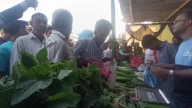 পঞ্চগড়ে শুরু হয়েছে ন্যায্যমূল্যের বাজার, ক্রেতাদের উপচে পড়া ভিড়