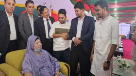 সেনাকুঞ্জে এক মঞ্চে খালেদা জিয়া-মাহফুজ-আসিফ-নাহিদ