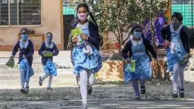 ২০২৫ সালে মাধ্যমিক স্কুলে ছুটি ৭৬ দিন
