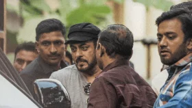 বিধানসভা নির্বাচনে ভোট দিলেন শাহরুখ-সালমানরা&nbsp;