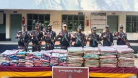 ফেনী সীমান্তে কোটি টাকার ভারতীয় পণ্য জব্দ