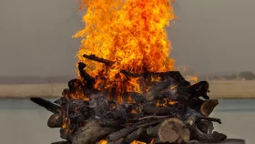 চিতায় তোলার আগে নড়ে উঠলেন &lsquo;মৃত&rsquo; যুবক, অতঃপর...
