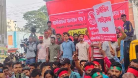 প্রেস ক্লাব ছাড়লেন ব্যাটারিচালিত রিকশাচালকরা