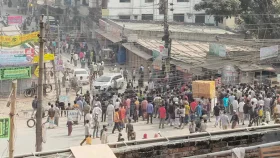 আজও রাজধানীতে সড়ক অবরোধ অটোরিকশা চালকদের, প্রেসক্লাবে গণজমায়েত