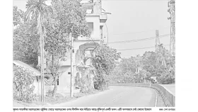 মহাসড়কের ওপর ঝুঁকিপূর্ণ ভবন