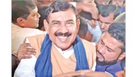 আদালত প্রাঙ্গণে শাজাহান খানের মুক্তি দাবি, স্লোগান
