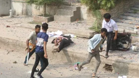 ছবিতে যাত্রাবাড়ীর মোল্লা কলেজে হামলা-ভাঙচুর-লুটপাট