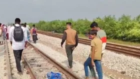 ট্রেনের ধাক্কায় প্রাণ গেল ৬ অটোরিকশা যাত্রীর