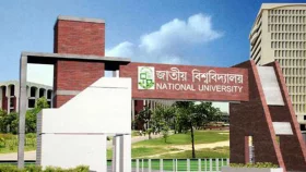 জাতীয় বিশ্ববিদ্যালয়ের ২৫ শহীদ পরিবারকে ৮ লাখ টাকা করে প্রদান