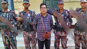 অবৈধভাবে ভারত যাচ্ছিলেন পুরোহিত, অতঃপর ...