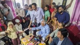 মিরপুরে শহীদ পরিবারের পাশে তারেক রহমান